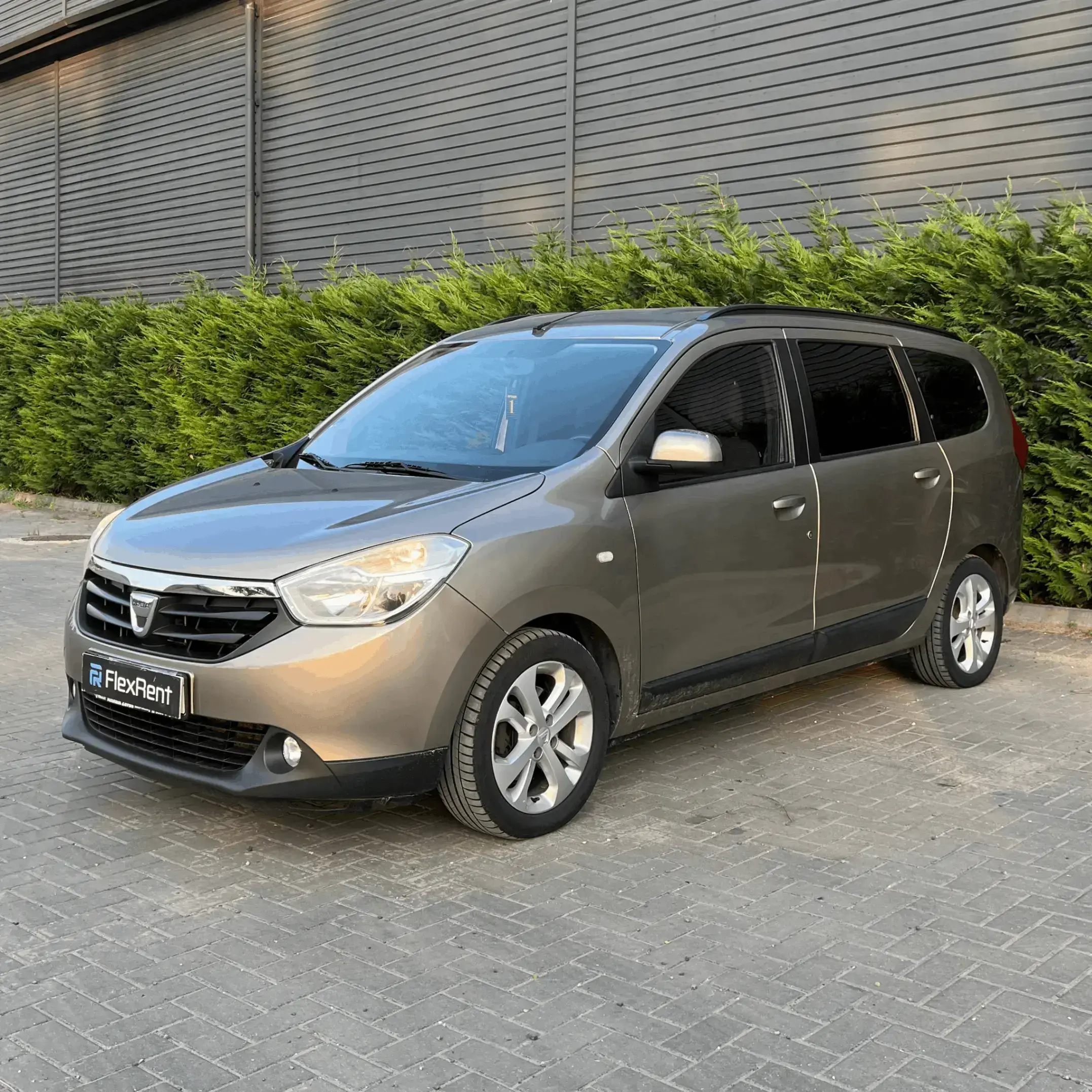 Chirie Dacia Lodgy